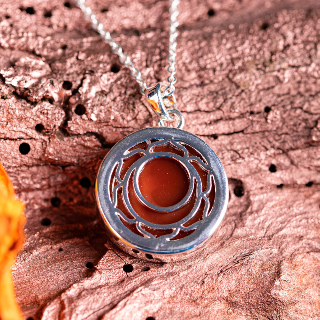 Sakralchakra Anhänger mit Karneol und Kette
